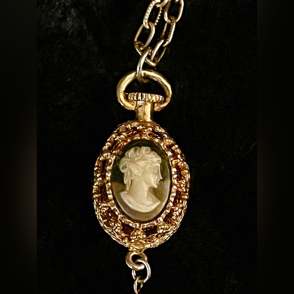 VTG Puff Gold Carved Cameo - Classic Cameo & Floral Tassel Necklace - Picture 1 of 11